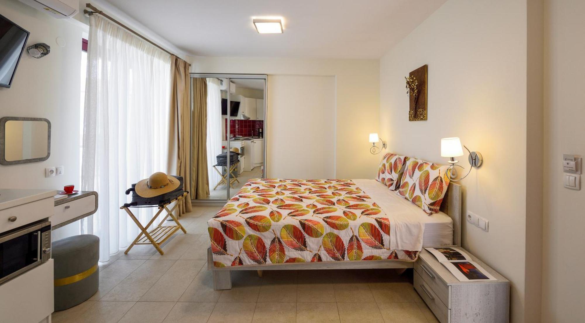 Elpiniki Luxury Rooms Nea Poteidaia Eksteriør billede