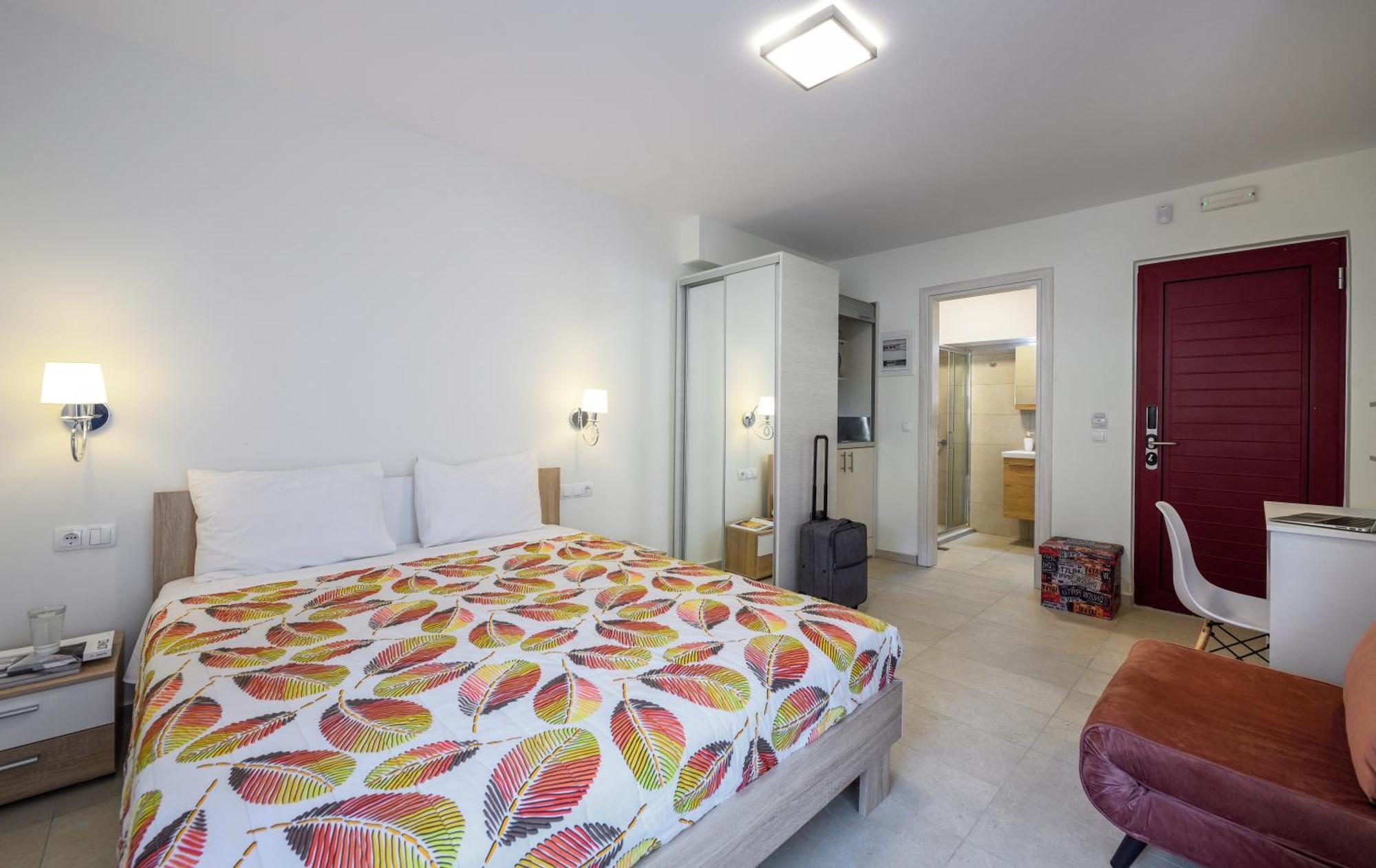 Elpiniki Luxury Rooms Nea Poteidaia Eksteriør billede