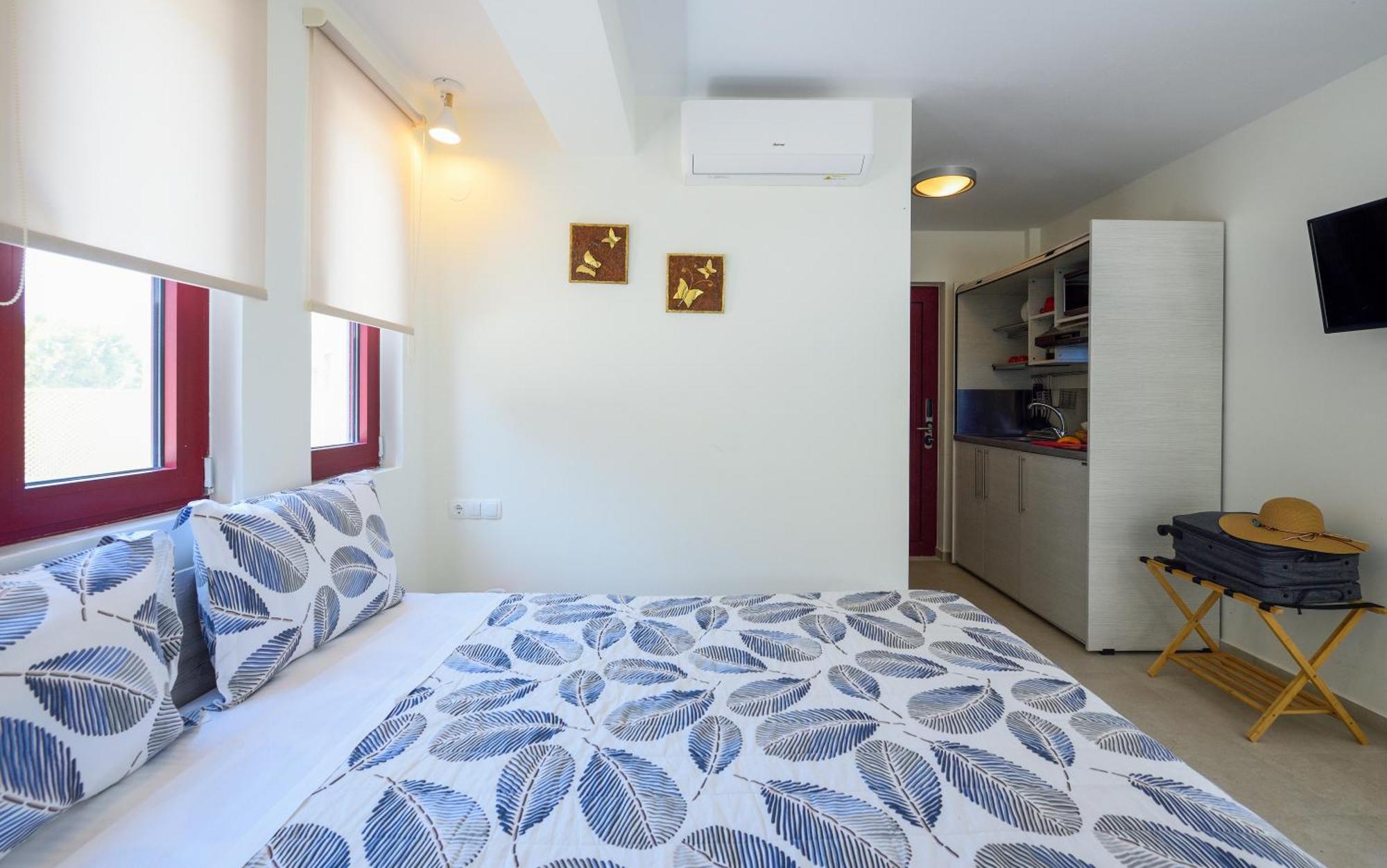 Elpiniki Luxury Rooms Nea Poteidaia Eksteriør billede